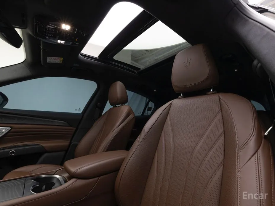 Фото 10 - Maserati Grecale