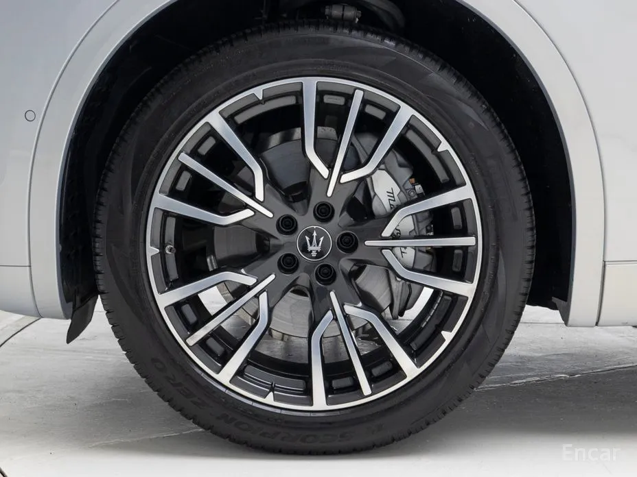 Фото 5 - Maserati Grecale