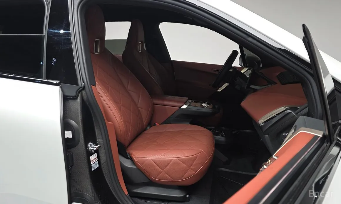 Фото 10 - BMW iX