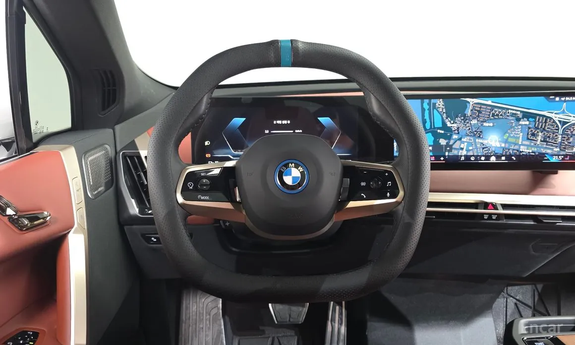 Фото 13 - BMW iX