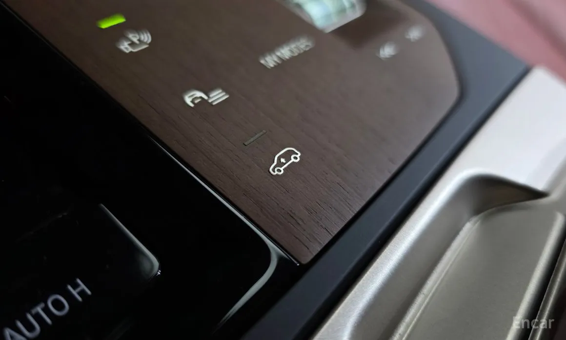 Фото 17 - BMW iX