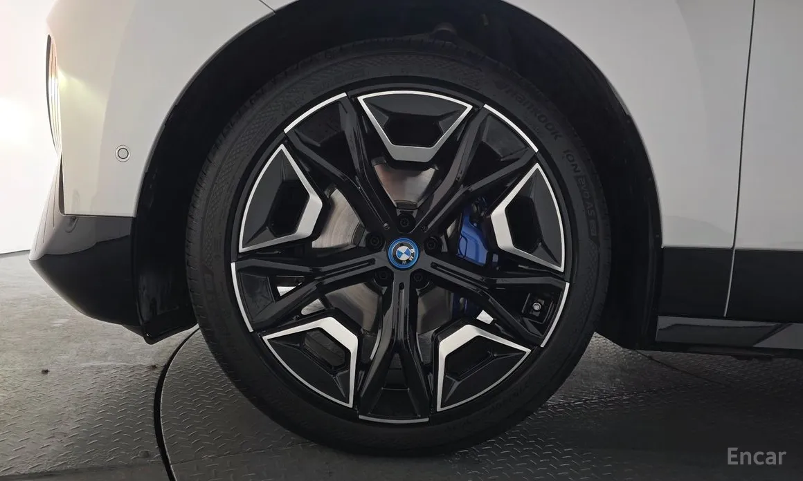 Фото 5 - BMW iX