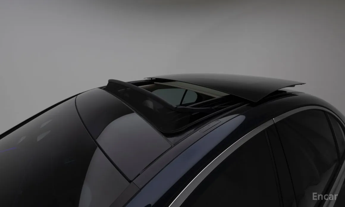 Фото 12 - Mercedes-Benz E-Class