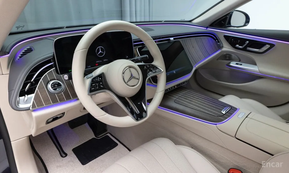 Фото 13 - Mercedes-Benz E-Class