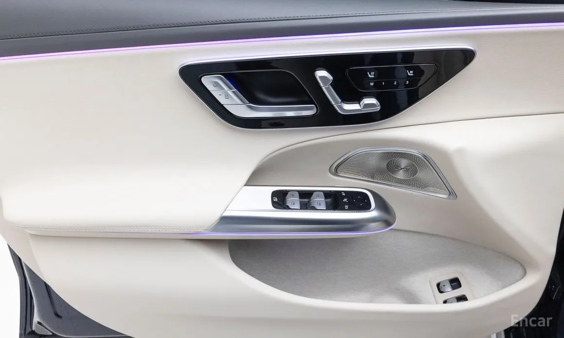 Фото 15 - Mercedes-Benz E-Class