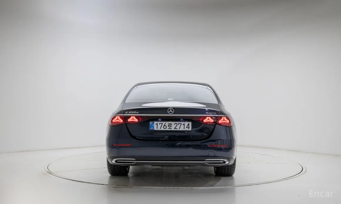 Фото 4 - Mercedes-Benz E-Class