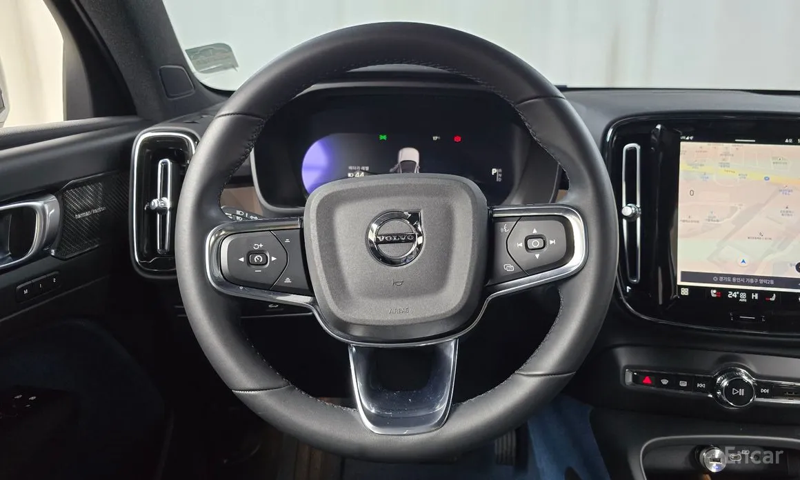 Фото 13 - Volvo C40