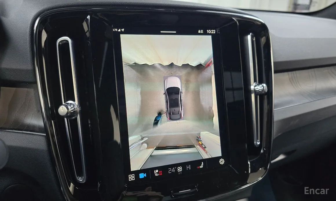 Фото 15 - Volvo C40