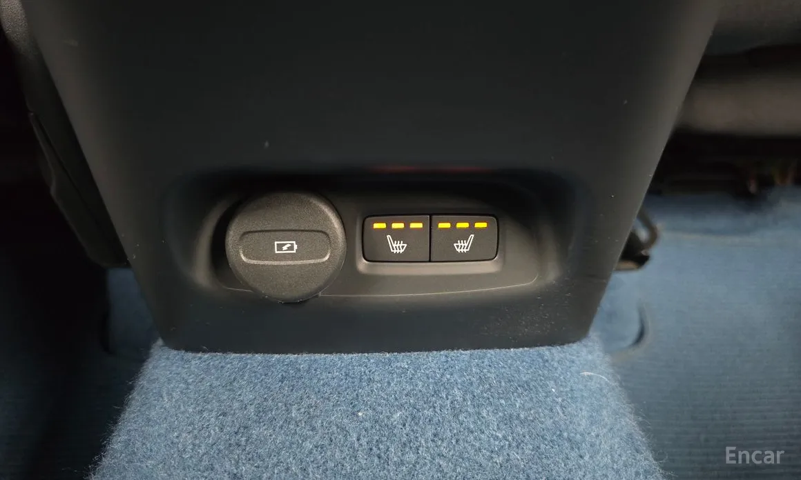 Фото 18 - Volvo C40