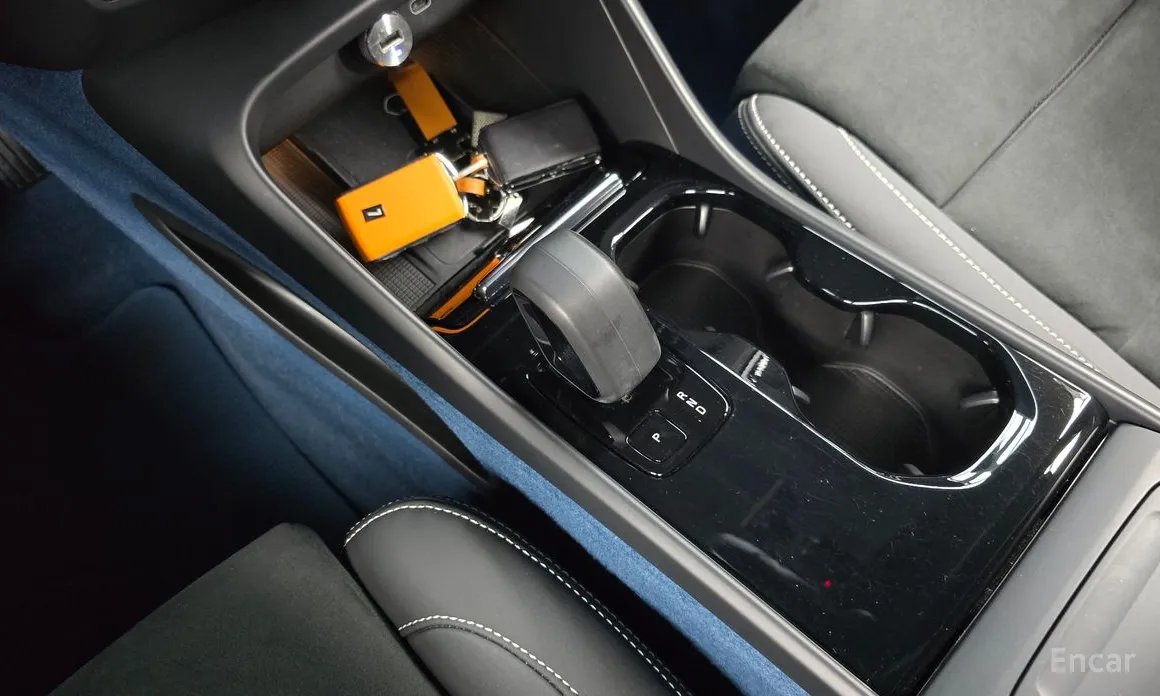 Фото 9 - Volvo C40