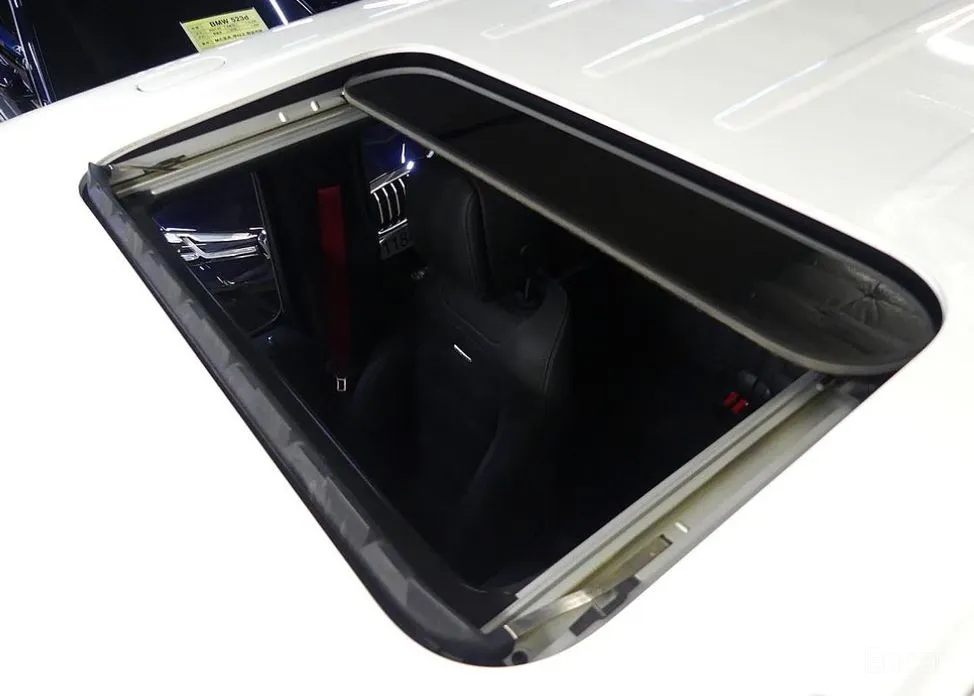 Фото 18 - Mercedes-Benz G-Class