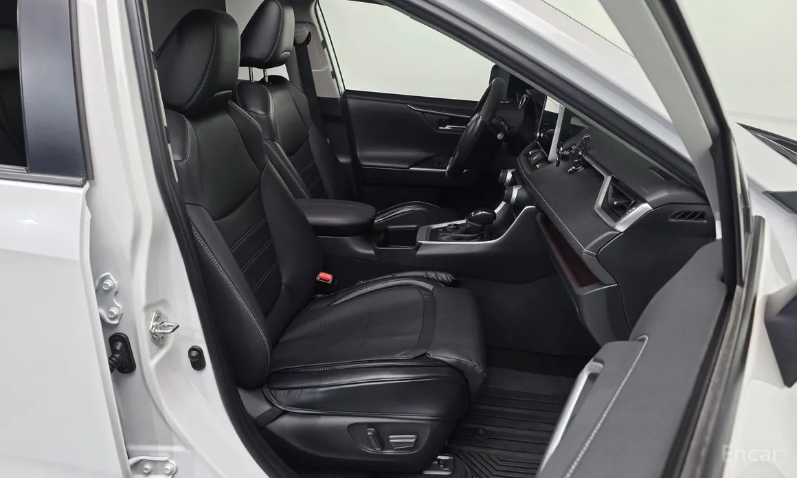 Photo 10 - Toyota RAV4