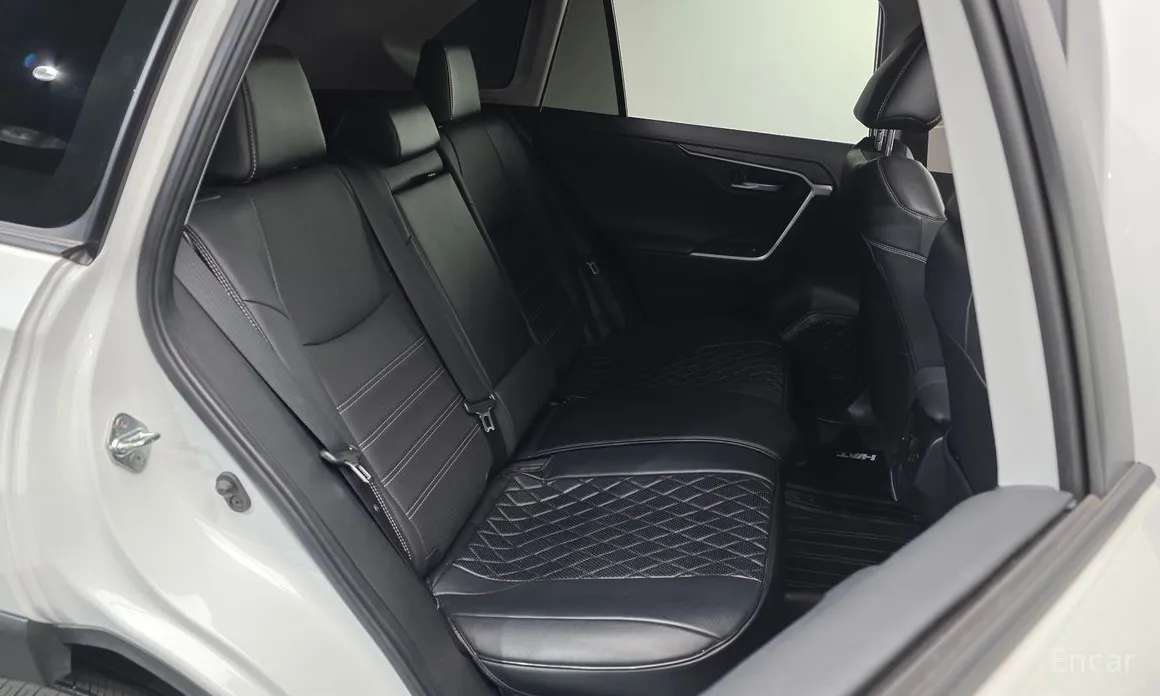 Photo 12 - Toyota RAV4