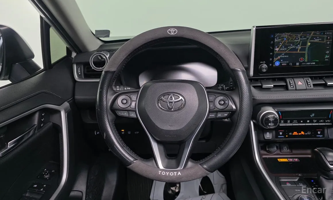 Photo 13 - Toyota RAV4