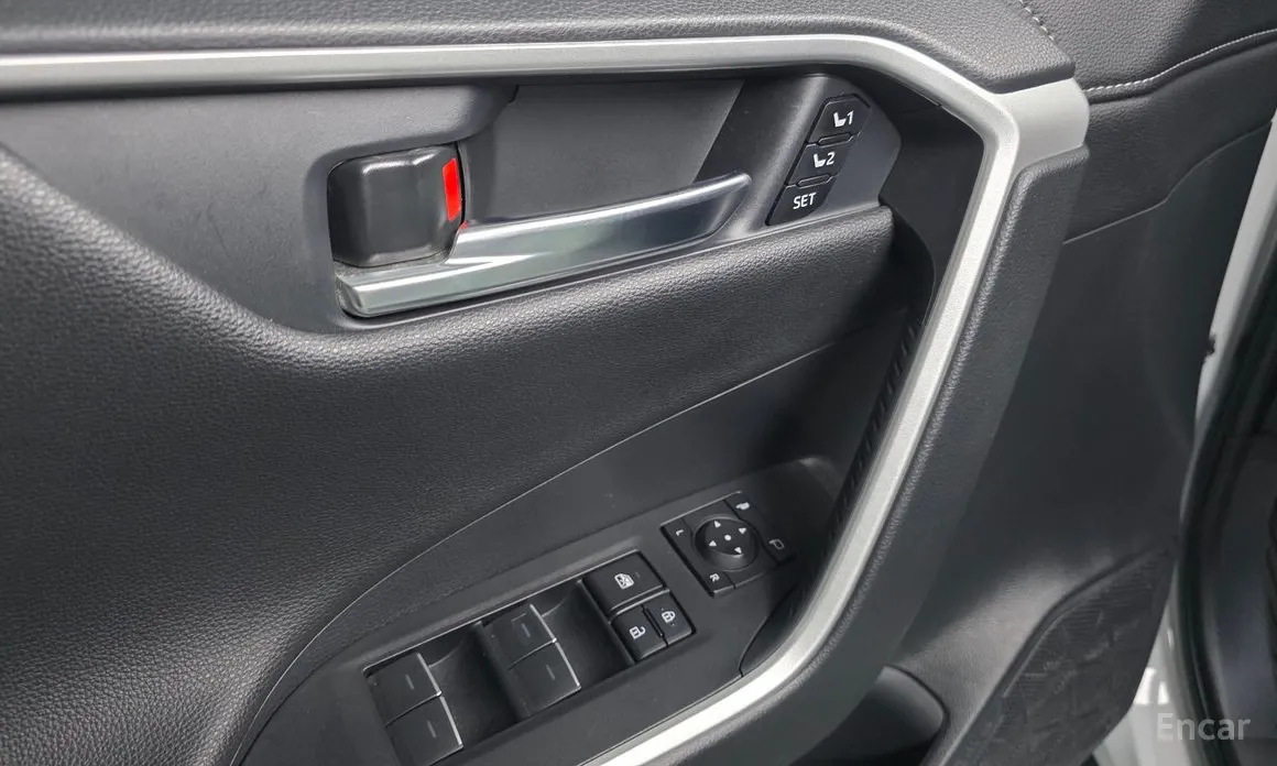 Photo 17 - Toyota RAV4