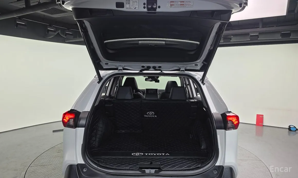 Photo 20 - Toyota RAV4