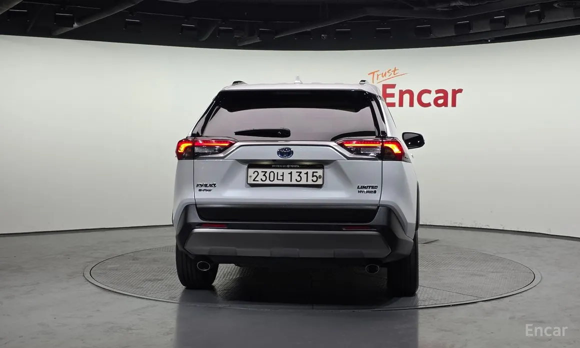 Photo 4 - Toyota RAV4