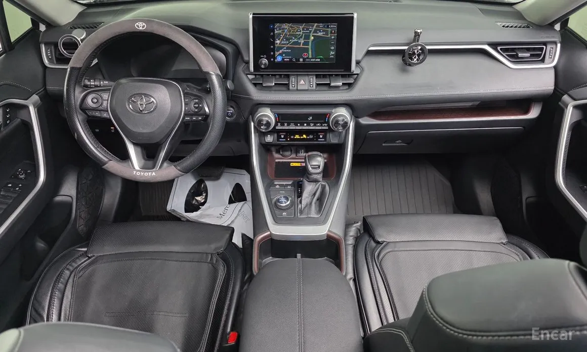 Photo 7 - Toyota RAV4