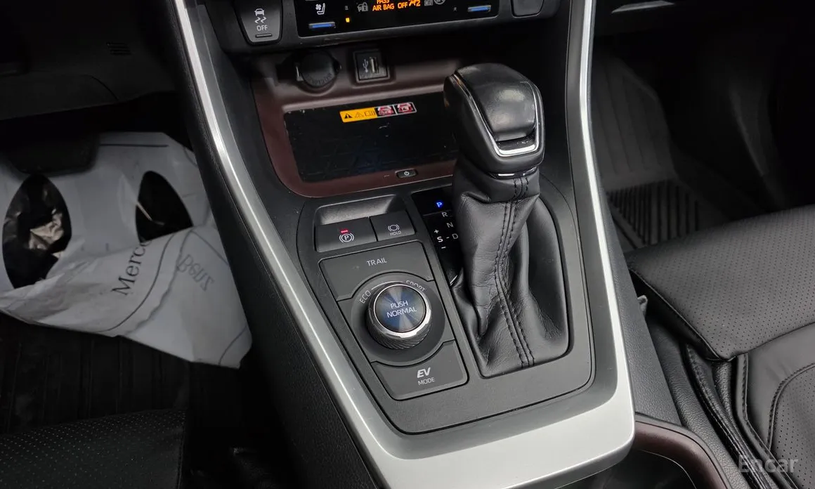 Photo 9 - Toyota RAV4