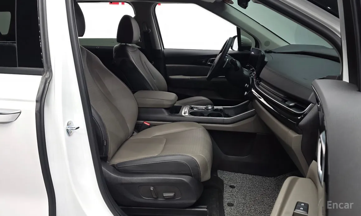 Фото 11 - Kia Carnival