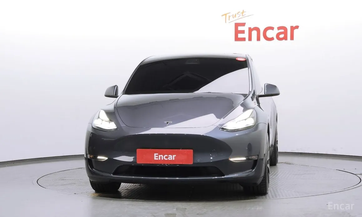 Фото 3 - Tesla Model Y