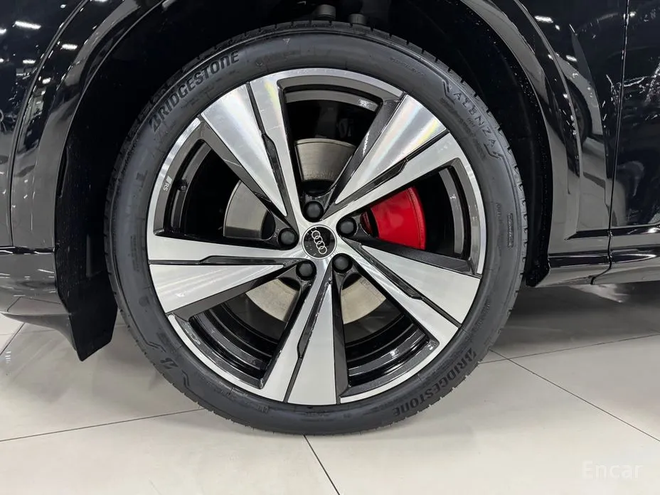 Фото 15 - Audi Q5