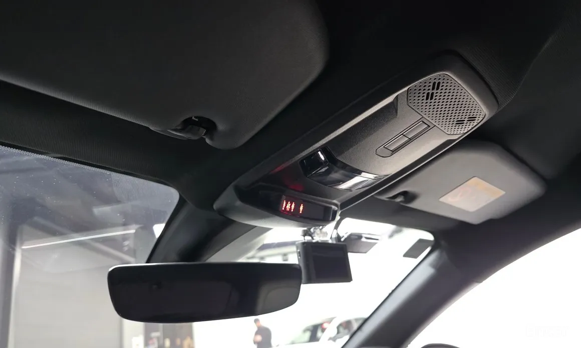 Фото 17 - Peugeot 208