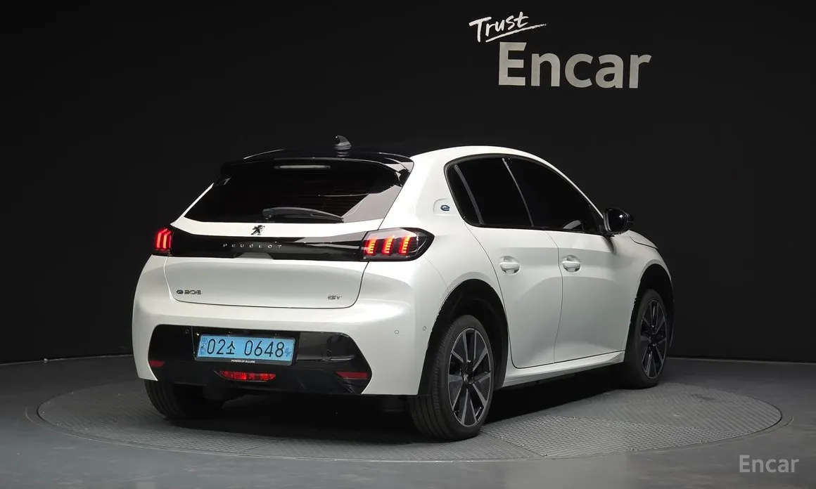 Фото 2 - Peugeot 208