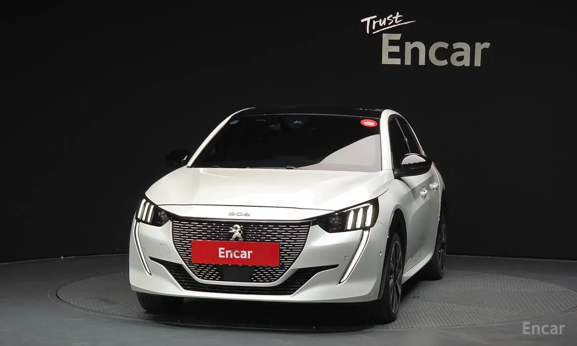 Фото 3 - Peugeot 208