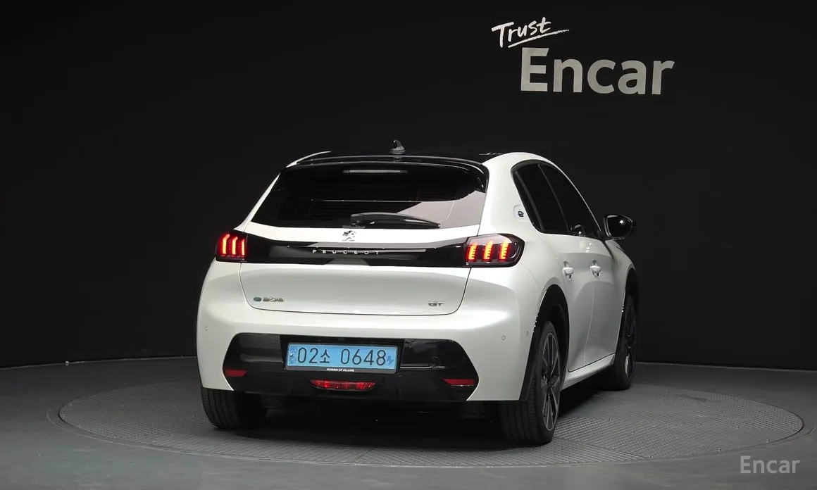 Фото 4 - Peugeot 208