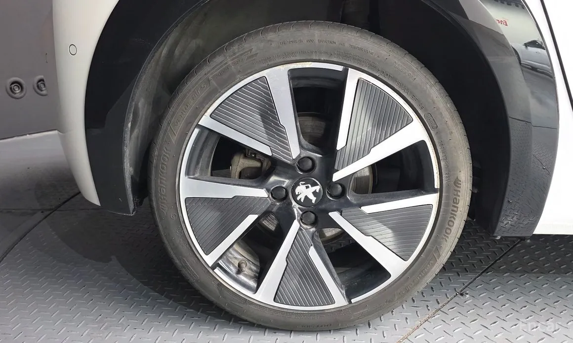 Фото 5 - Peugeot 208