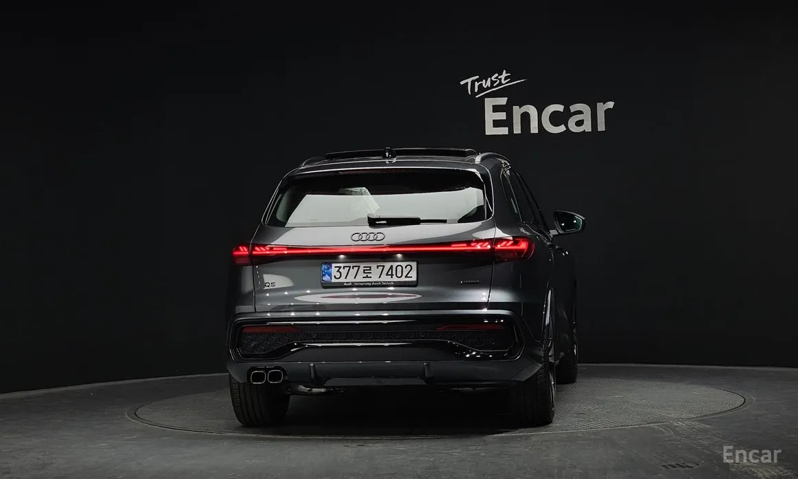 Фото 4 - Audi Q5