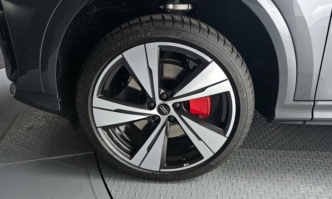 Фото 5 - Audi Q5