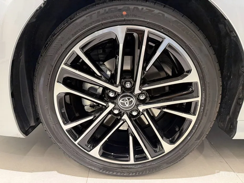 Photo 5 - Toyota Camry