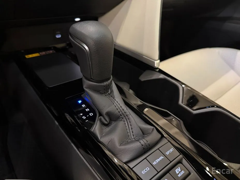 Photo 9 - Toyota Camry