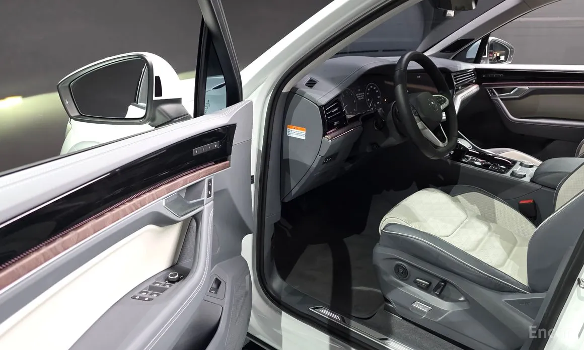 Фото 11 - Volkswagen Touareg