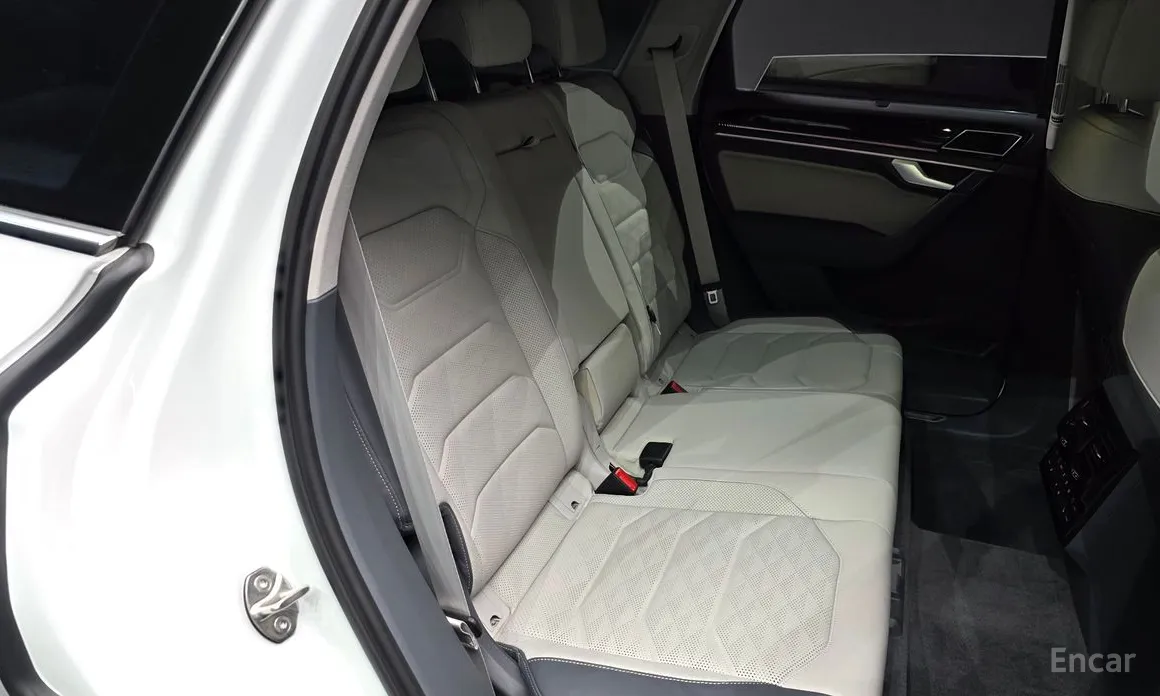 Фото 12 - Volkswagen Touareg