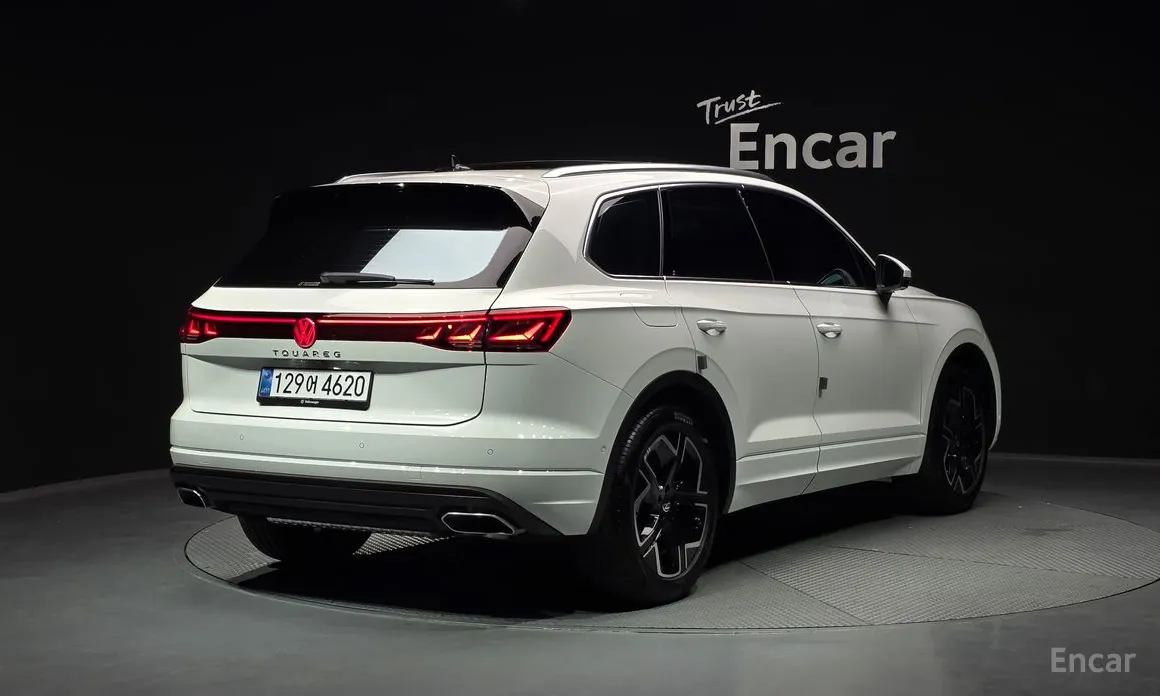 Фото 2 - Volkswagen Touareg