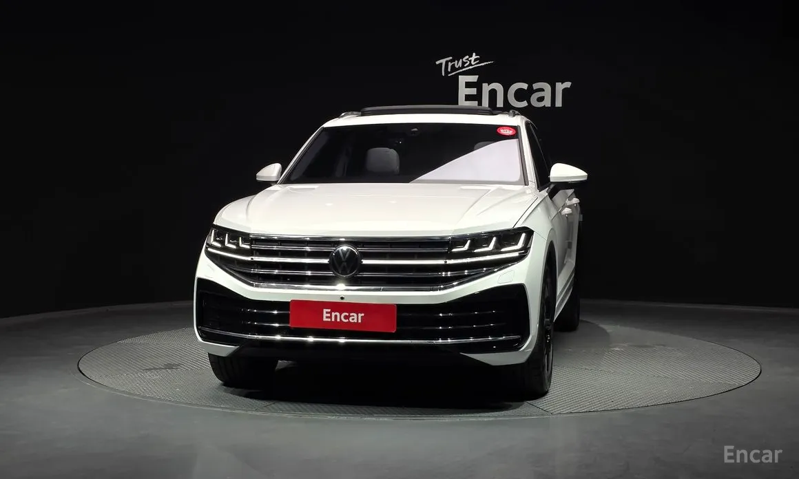 Фото 3 - Volkswagen Touareg