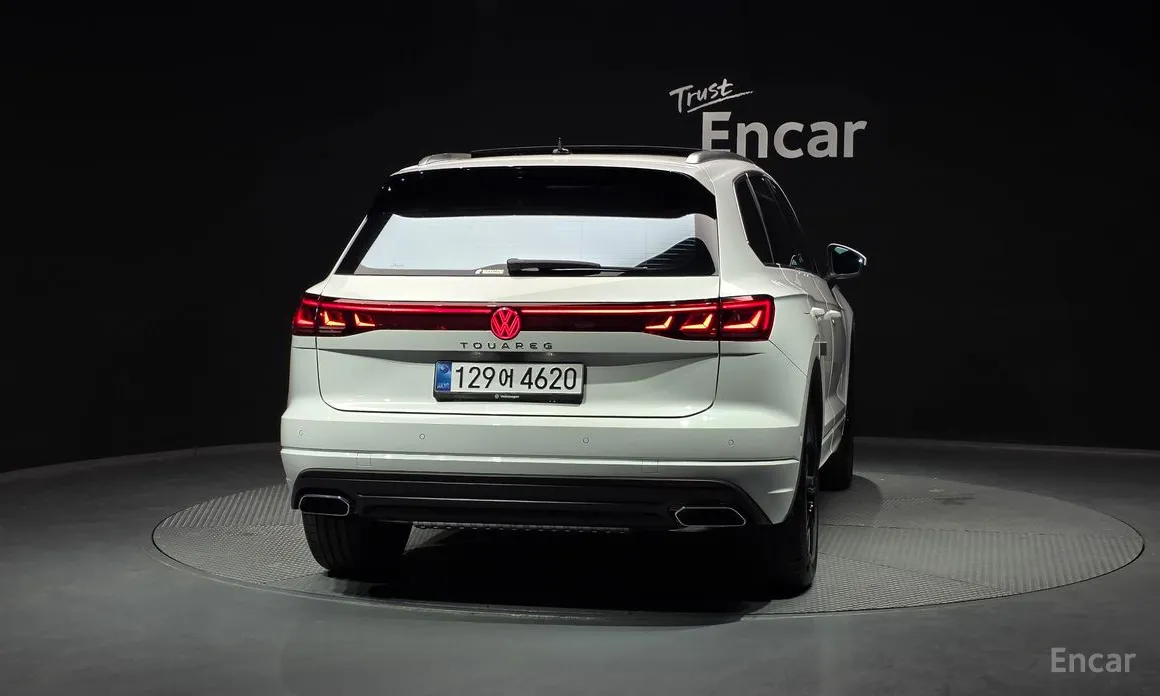 Фото 4 - Volkswagen Touareg