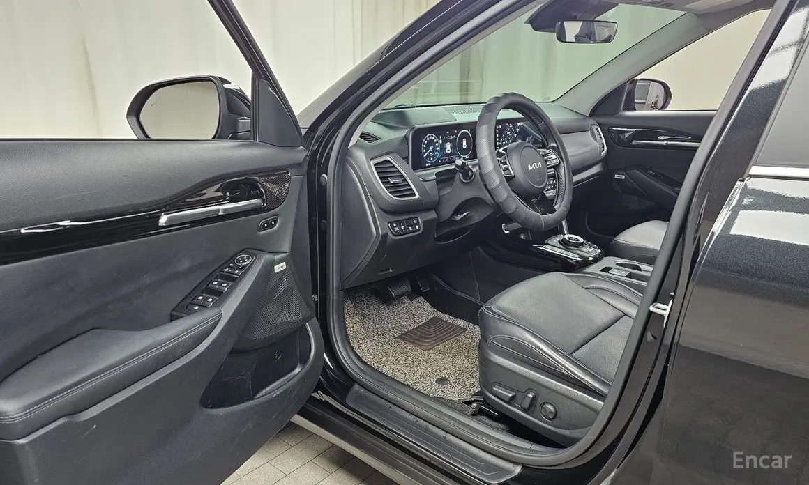 Фото 10 - Kia Seltos