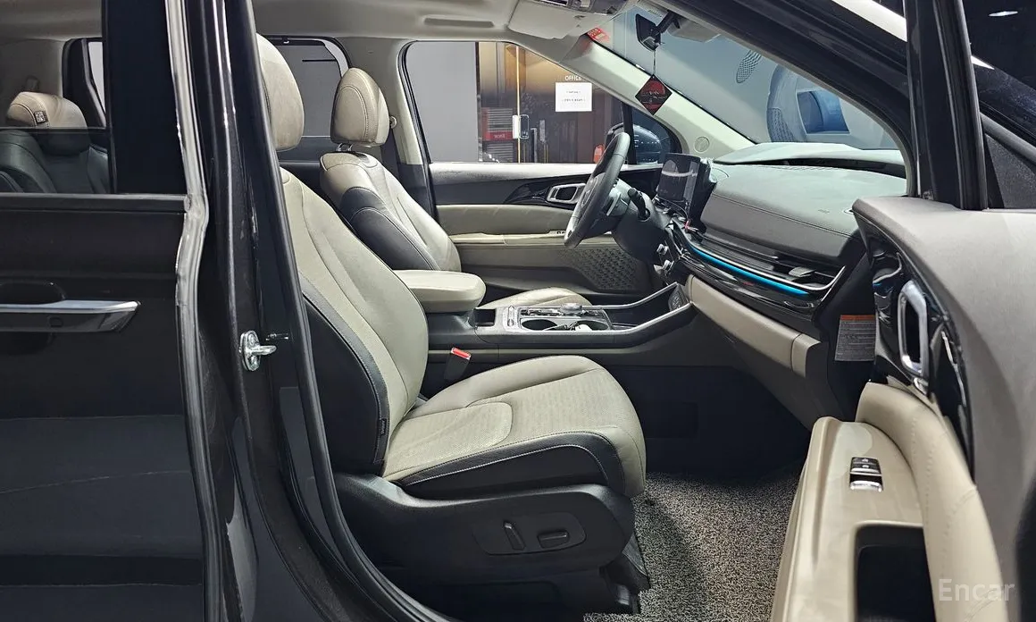 Фото 10 - Kia Carnival