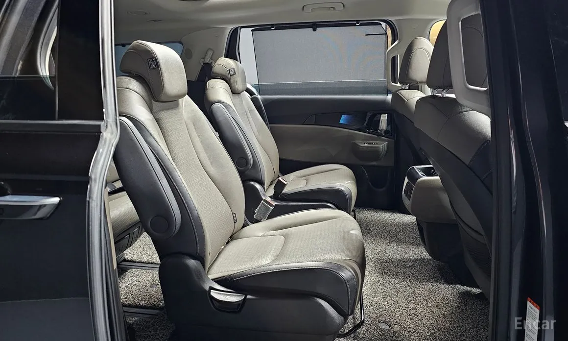 Фото 12 - Kia Carnival