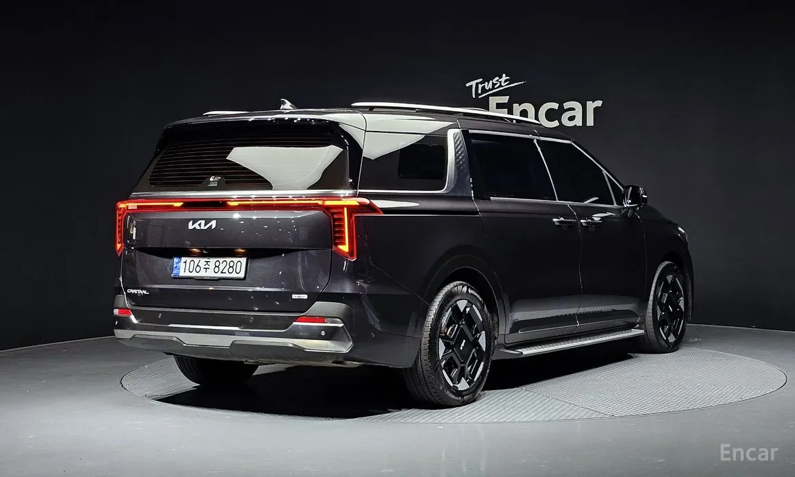 Фото 2 - Kia Carnival