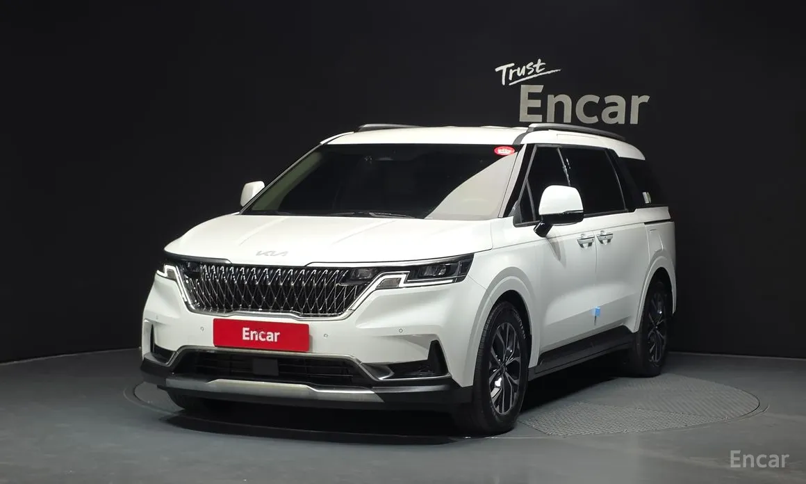 Фото 1 - Kia Carnival