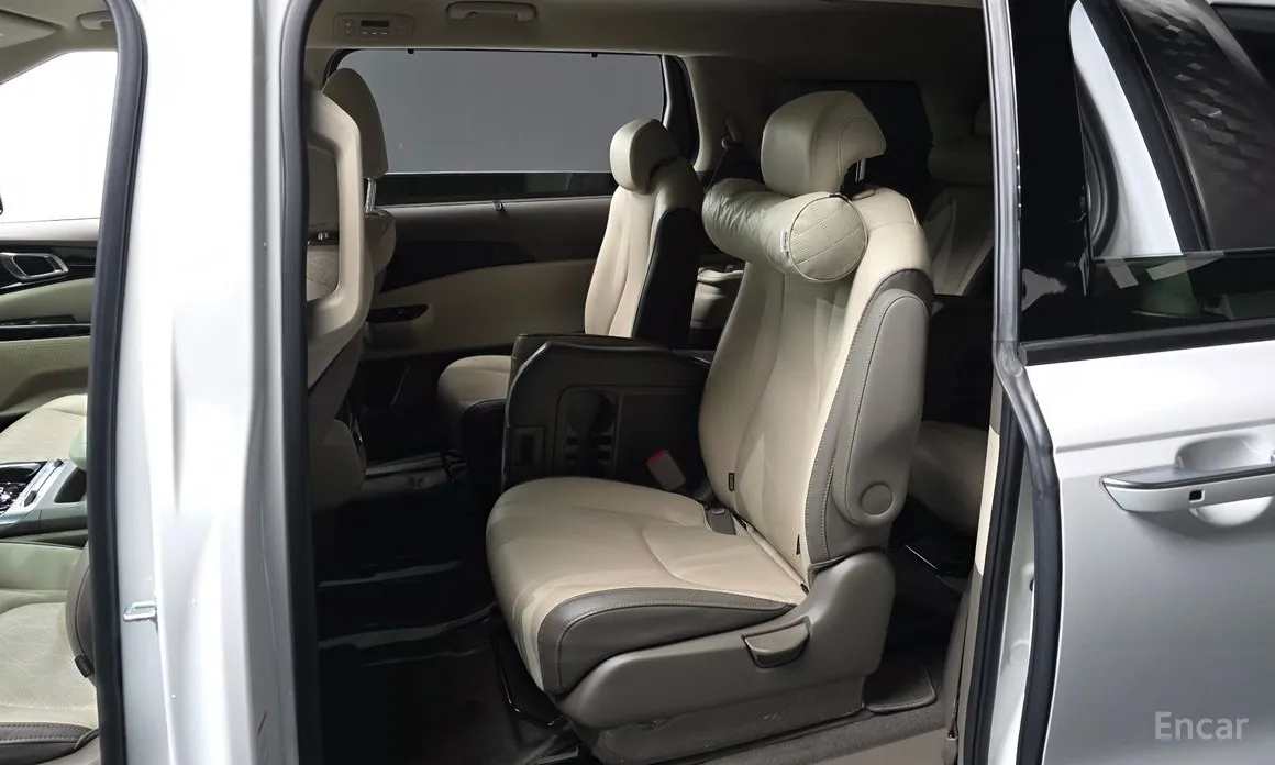 Фото 12 - Kia Carnival