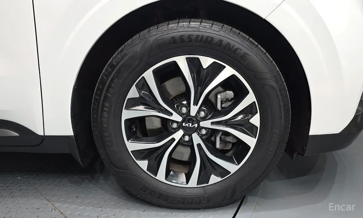 Фото 5 - Kia Carnival