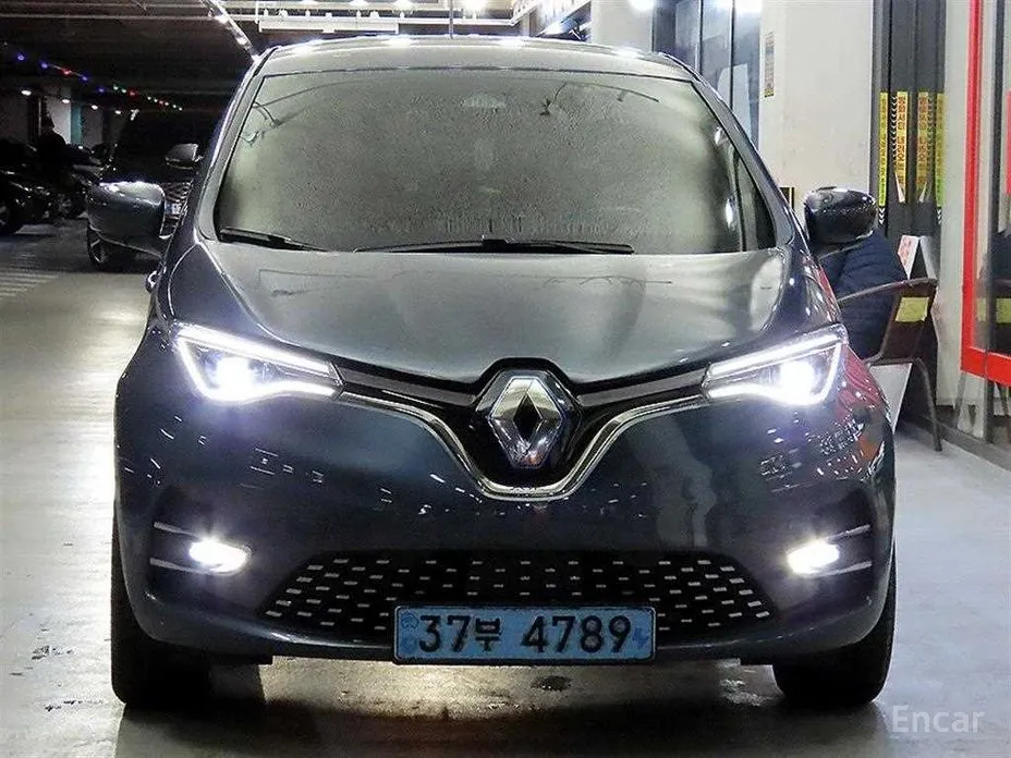 Фото 1 - Renault Zoe