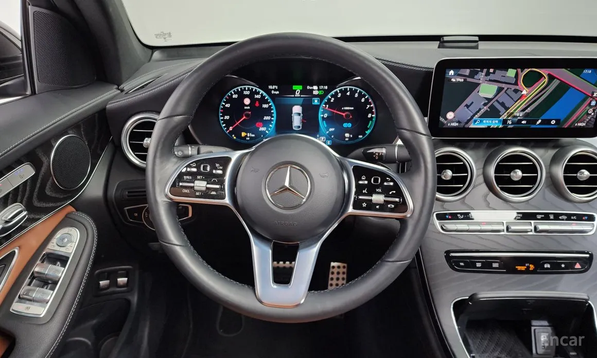 Photo 13 - Mercedes-Benz GLC-Class