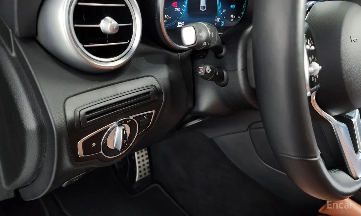 Photo 14 - Mercedes-Benz GLC-Class